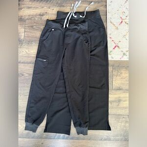 Figs: size X-Small bundle of 2 pairs